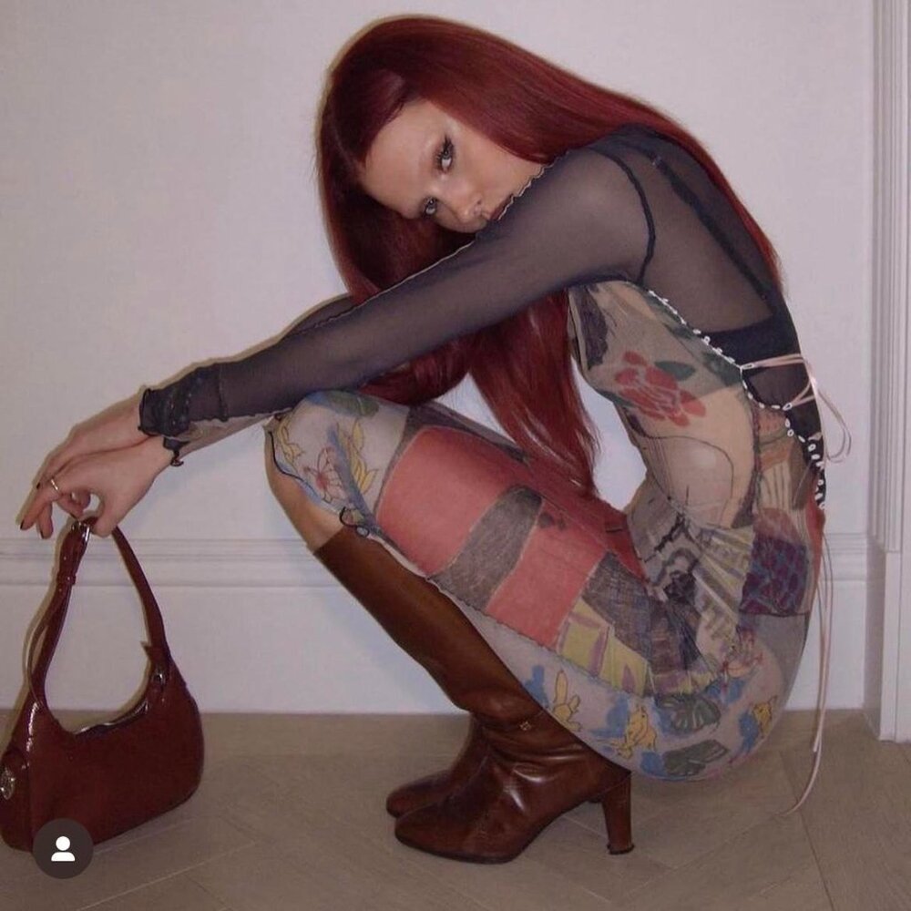 Rhi Dancey nude painting dress